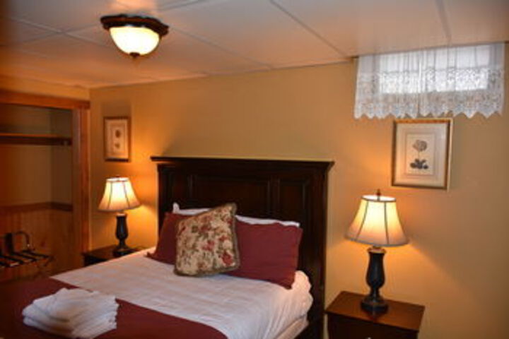 Room 16 of 34