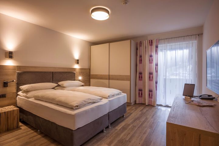 Room 15 of 133