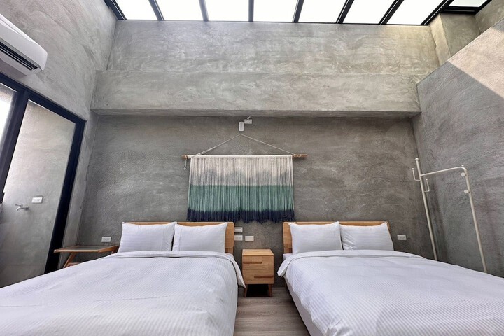 Room 17 of 50