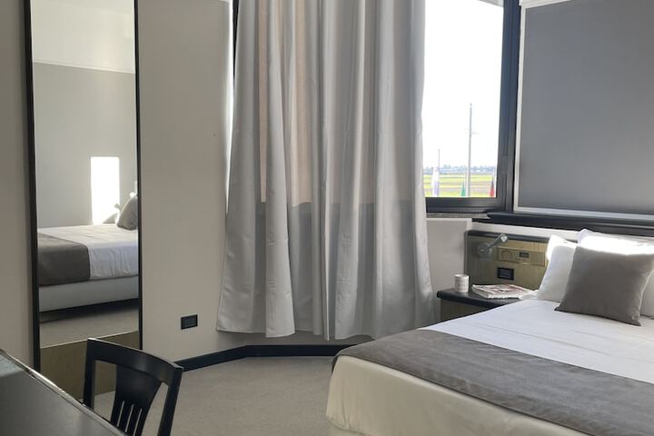Room 7 of 19