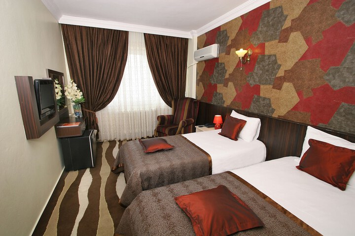 Room 10 of 38