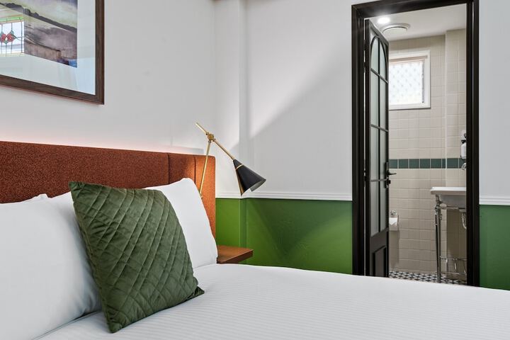 Room 4 of 30