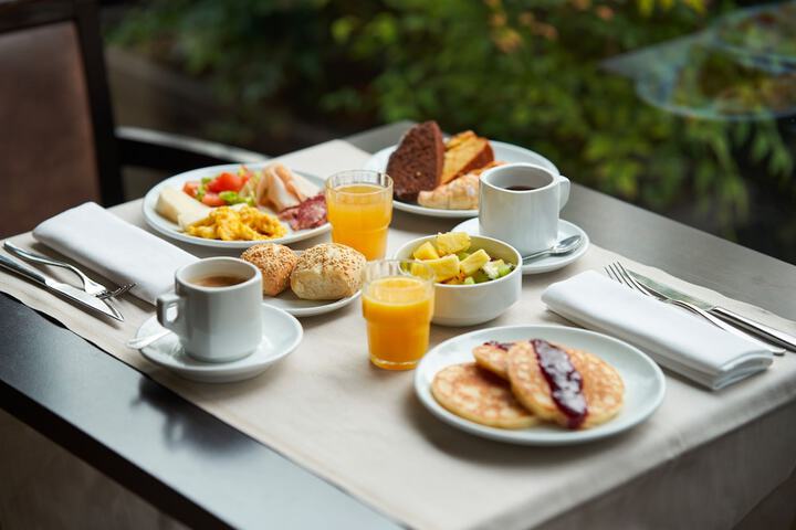 Breakfast/Coffee Service 81 of 103