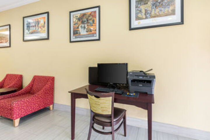 Business Center 3 of 34