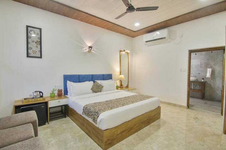 Room 3 of 18