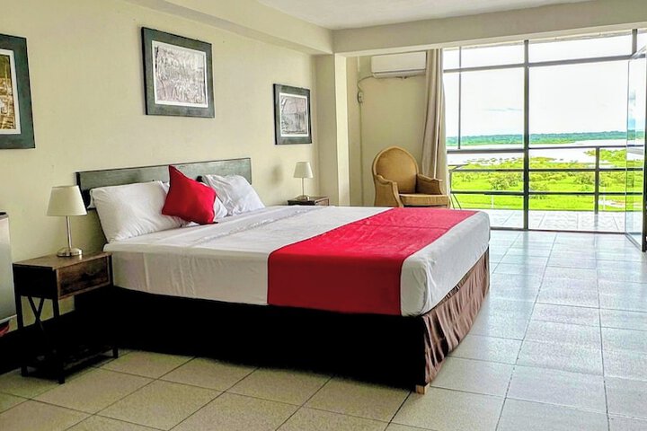Room 9 of 34