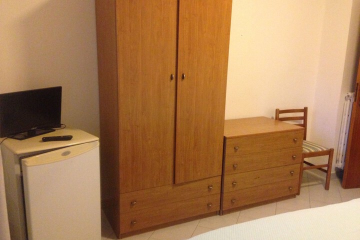 Room 16 of 43