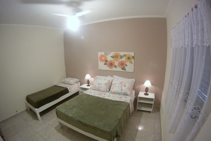 Room 4 of 11