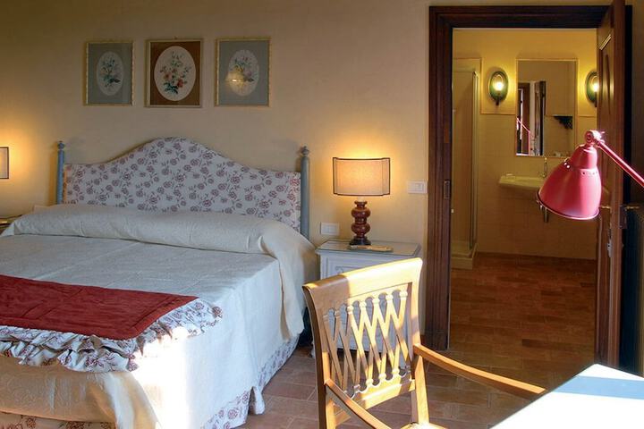Room 6 of 45
