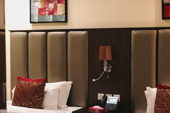 Room 9 of 26