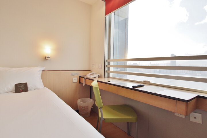Room 10 of 81