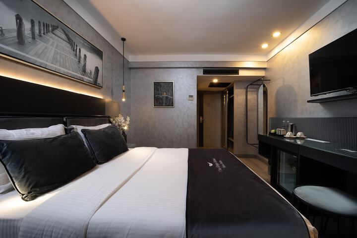 Room 21 of 52