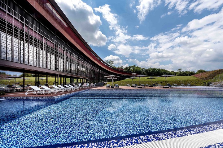 Pool 15 of 39