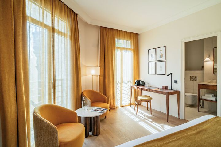 Room 50 of 90