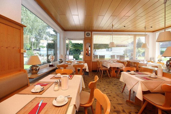 Dining 54 of 62