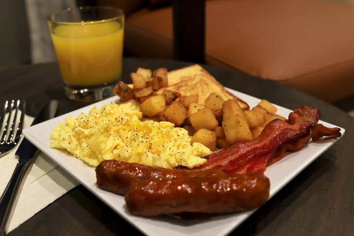 Breakfast/Coffee Service 40 of 44
