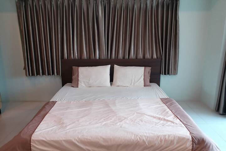 Room 12 of 44