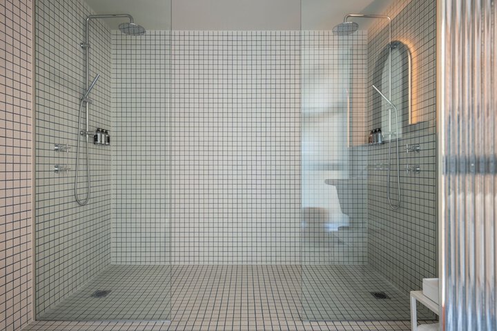Room 41 of 60