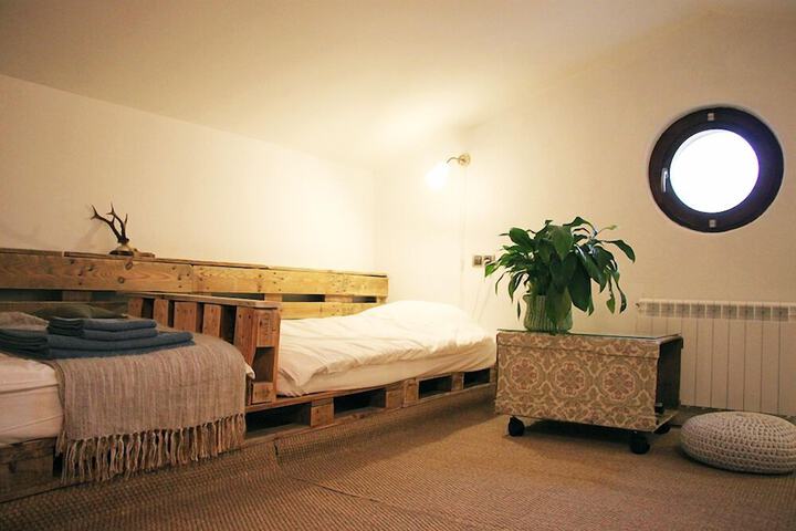 Room 30 of 42