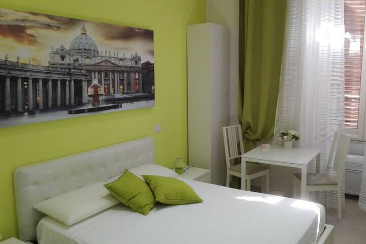 Room 15 of 32