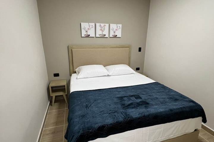Room 4 of 14
