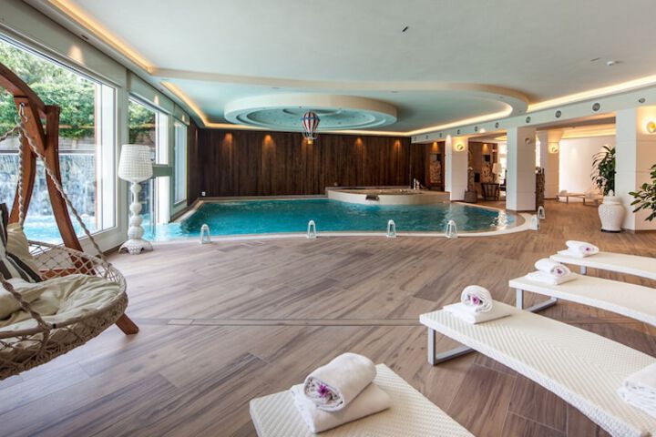 Hotel with Pool