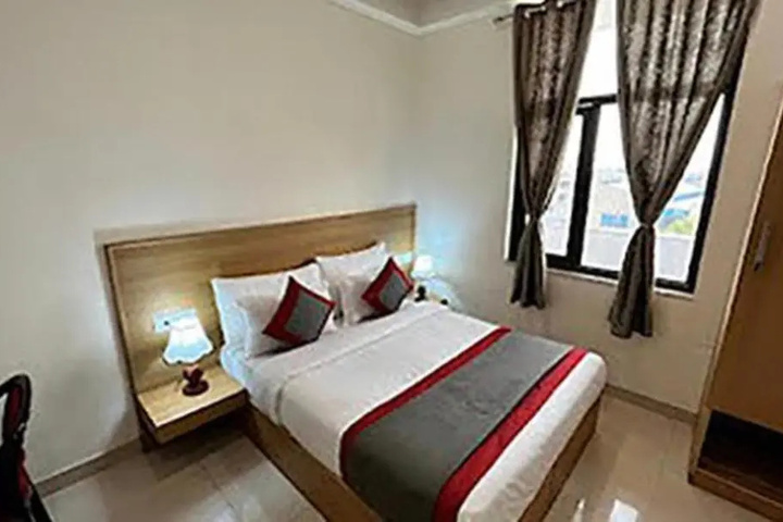 Room 2 of 6