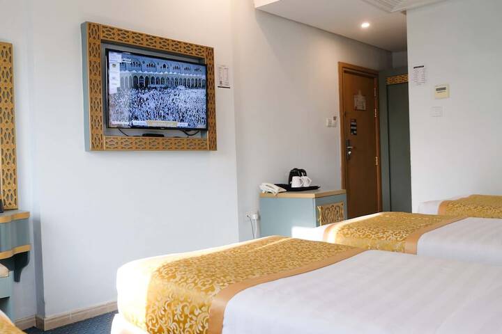 Room 12 of 26