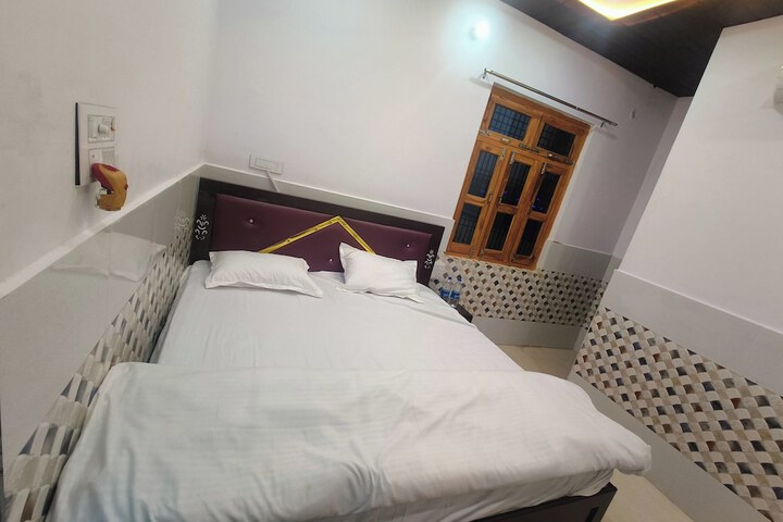Room 3 of 18