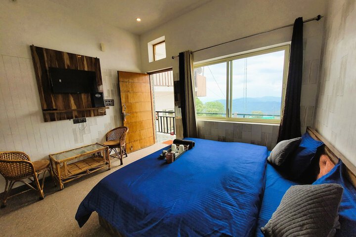 Room 13 of 26