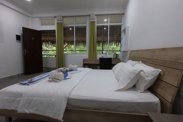 Room 6 of 38