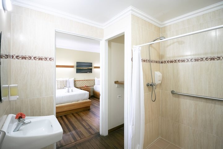Room 33 of 50
