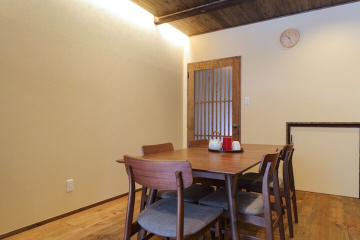 Room 6 of 46