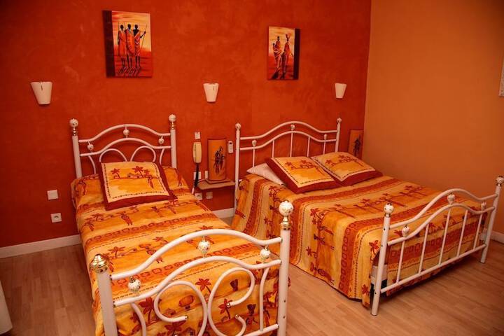 Room 4 of 34