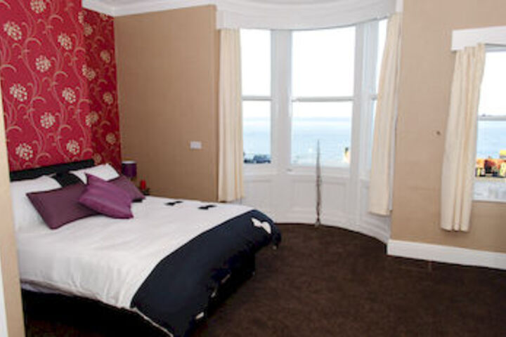 Room 35 of 47