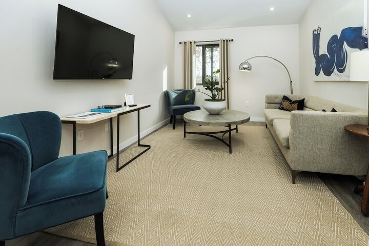 Room 4 of 31