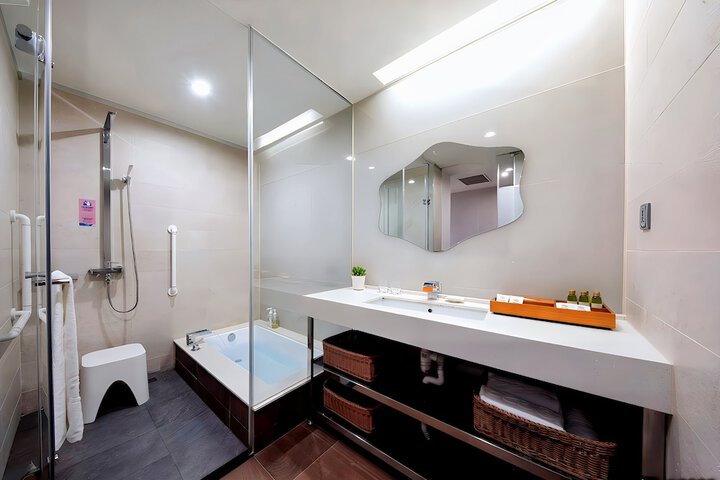 Room 100 of 155