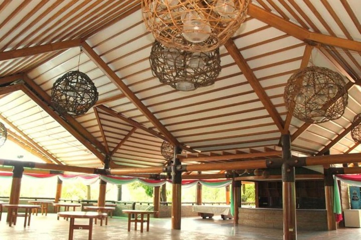 Ballroom/Hall 29 of 33