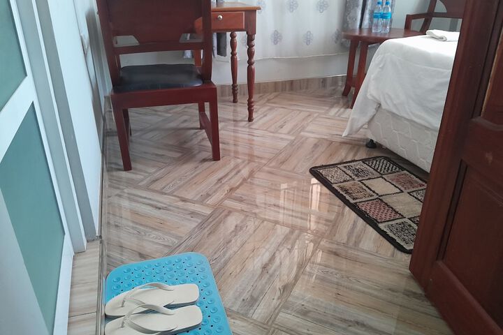 Room 10 of 74