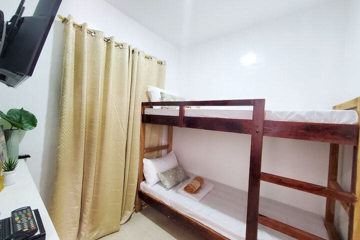 Room 6 of 23