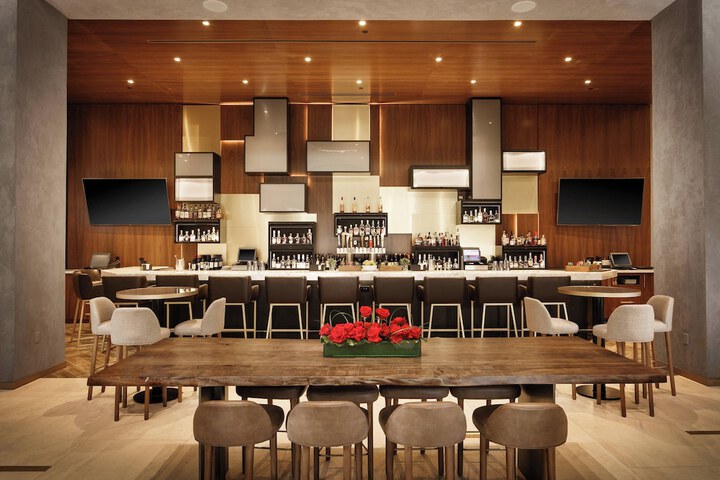 Lobby lounge
