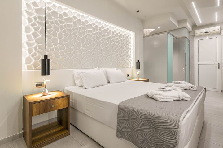 Room 3 of 68