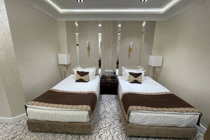 Room 25 of 49