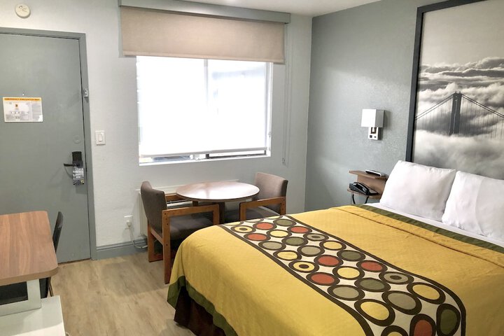 Room 38 of 76