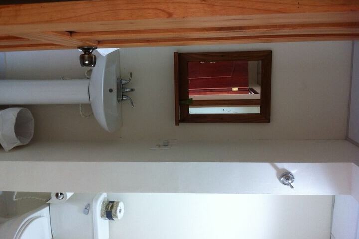 Room 16 of 27