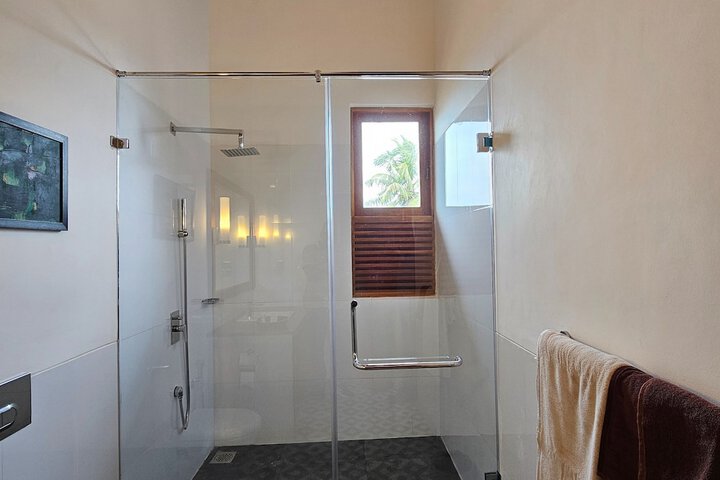 Room 14 of 32