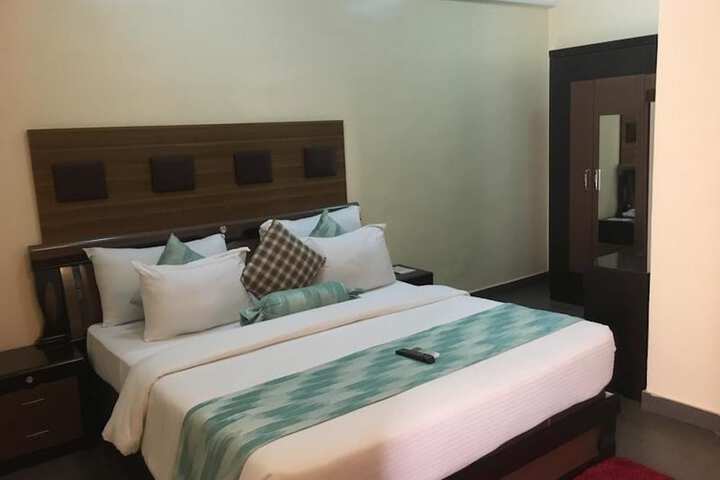 Room 9 of 22