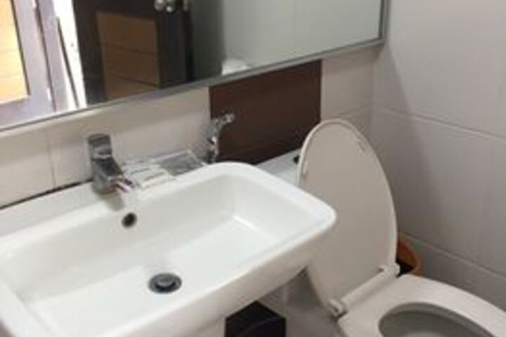 Room 4 of 24