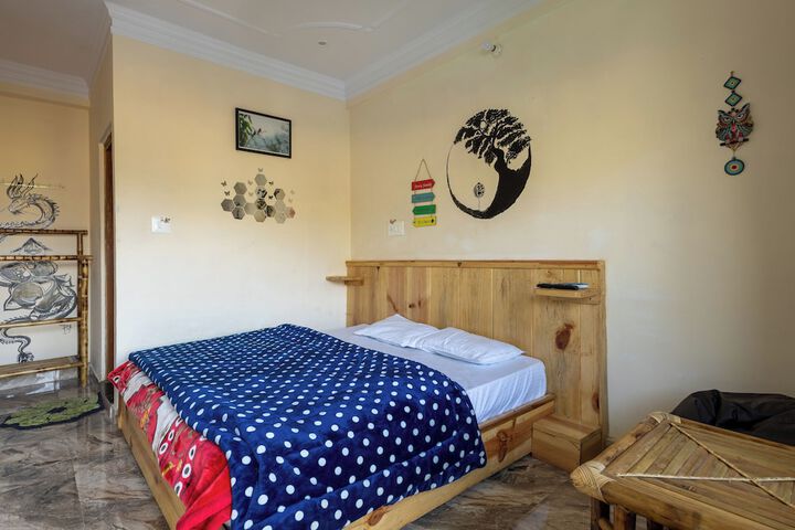 Room 3 of 33