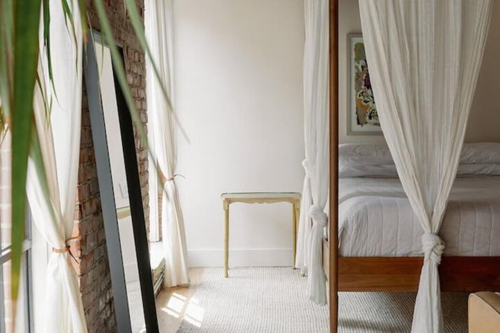 Room 11 of 20